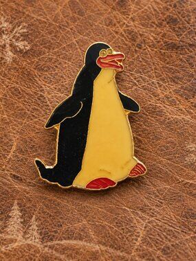 Penguin Aquatic Black And White Seabird Vintage Lapel Pin Bird Tie Tack